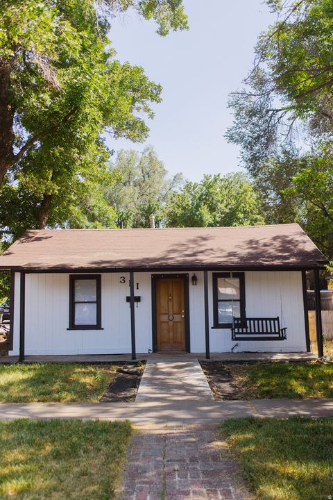 Photo of 311 W CENTER ST, Springville, UT 84663 (MLS # 2131810)