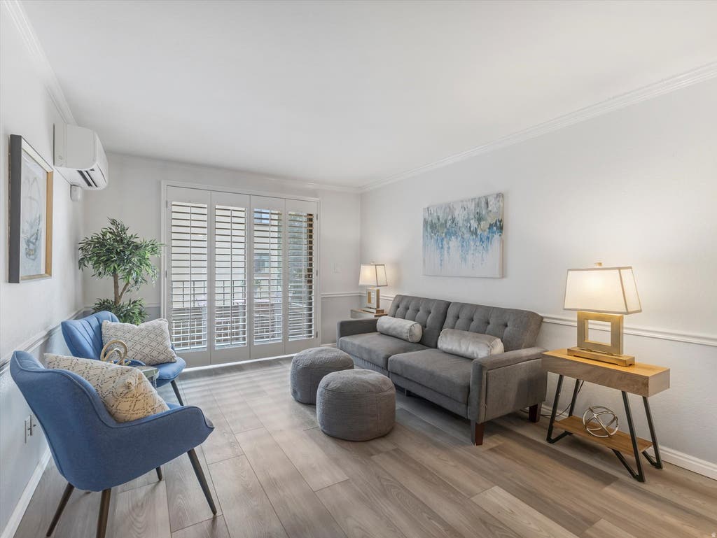 Photo of 530 S 400 E #2209, Salt Lake City, UT 84111 (MLS # 2173921)
