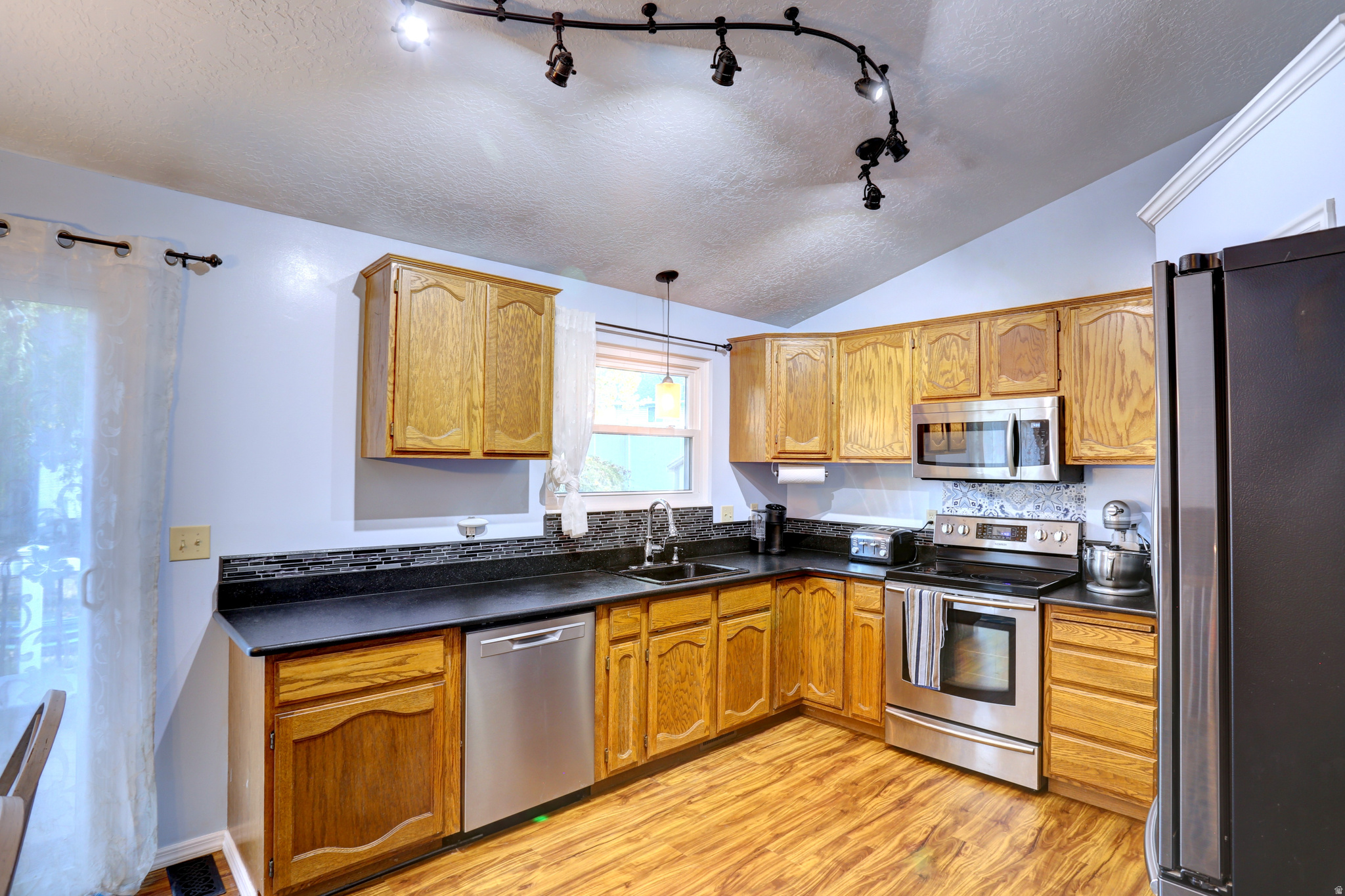 HIDDEN HOLLOW - Residential