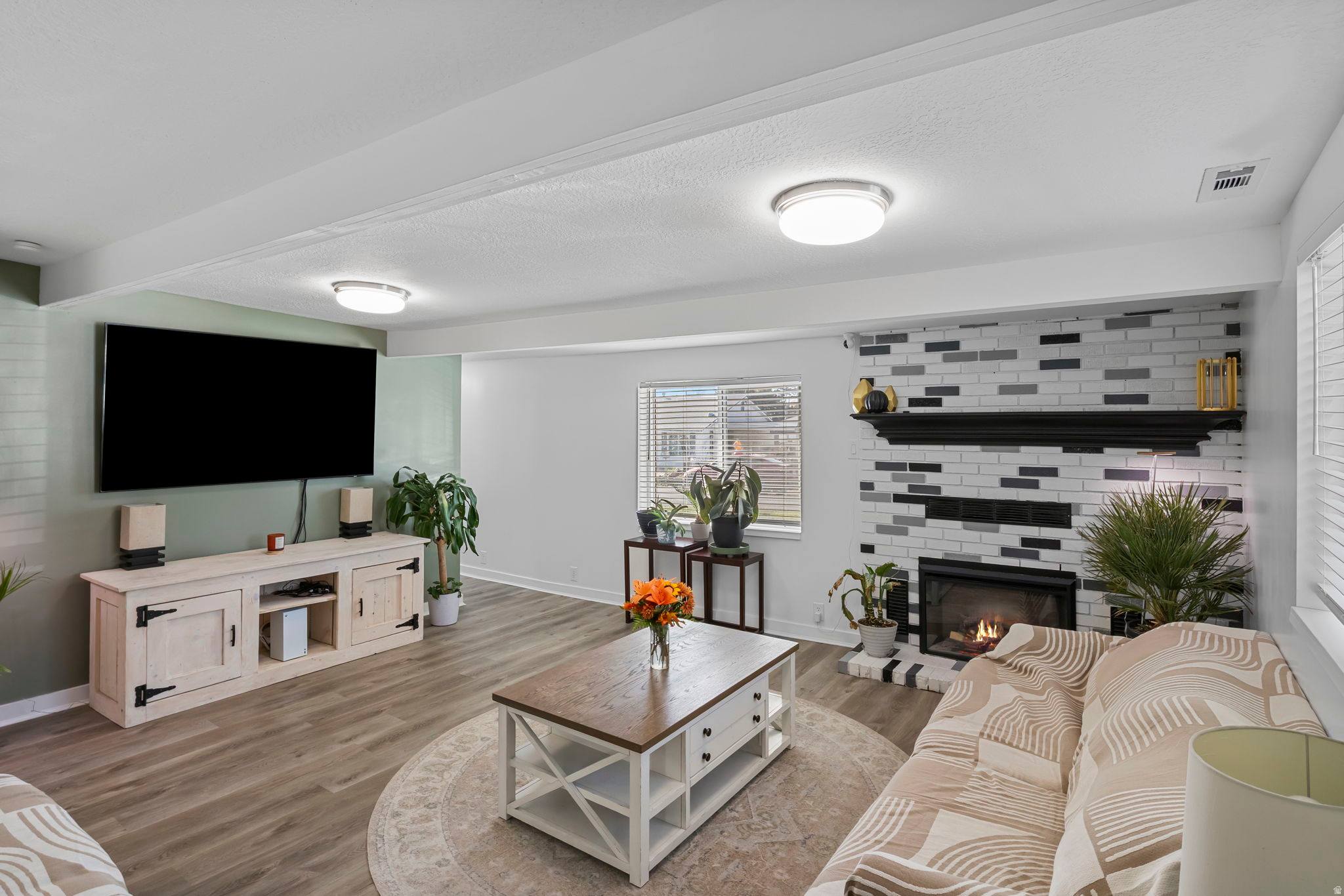 WHITE CITY - Residential