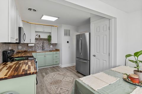 Tiny photo for 10165 S ZINNIA WAY, Sandy, UT 84094 (MLS # 2120916)