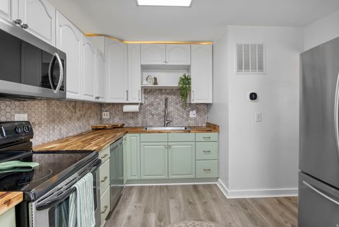 Tiny photo for 10165 S ZINNIA WAY, Sandy, UT 84094 (MLS # 2120916)