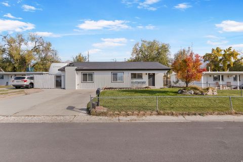 Tiny photo for 10165 S ZINNIA WAY, Sandy, UT 84094 (MLS # 2120916)