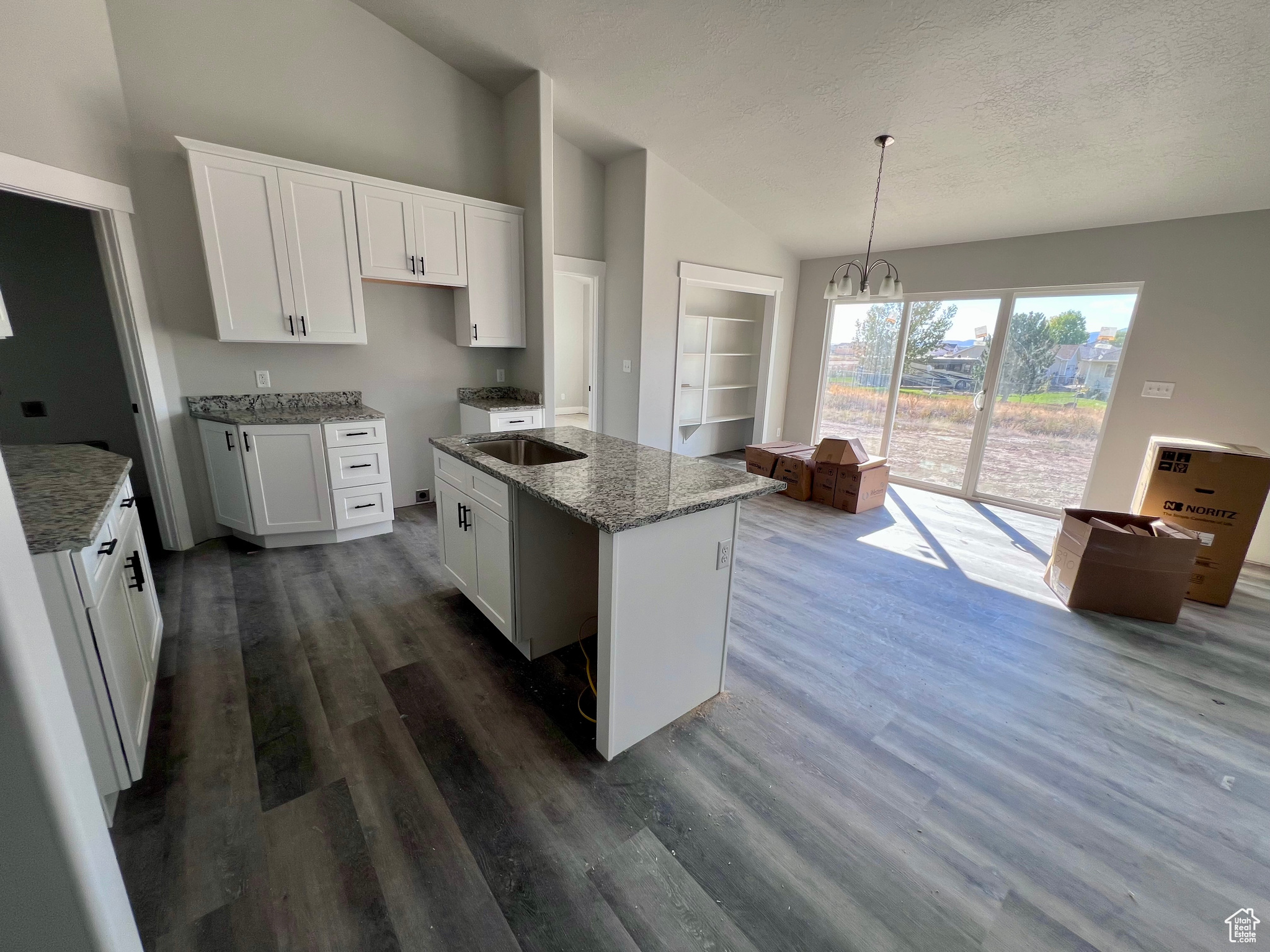 EAGLE POINT - Residential