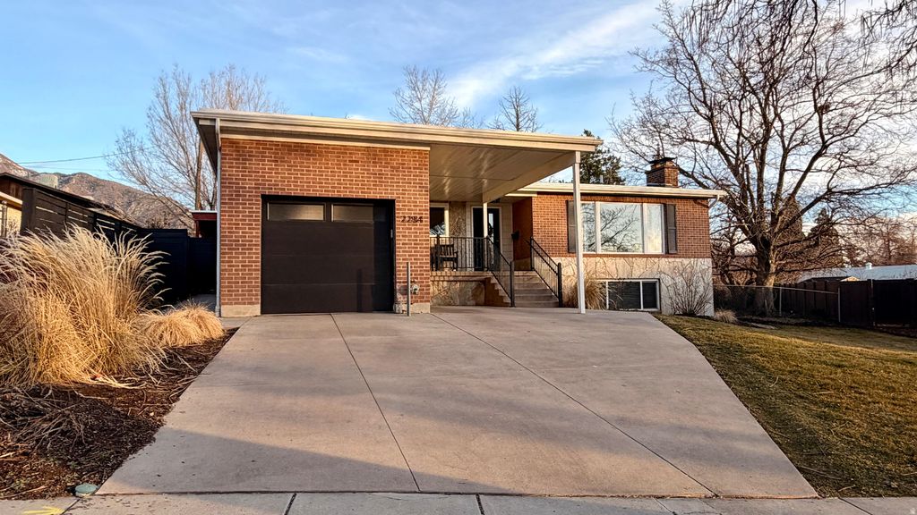 Photo of 2284 S BRENTWOOD CIR E, Salt Lake City, UT 84158 (MLS # 2140903)