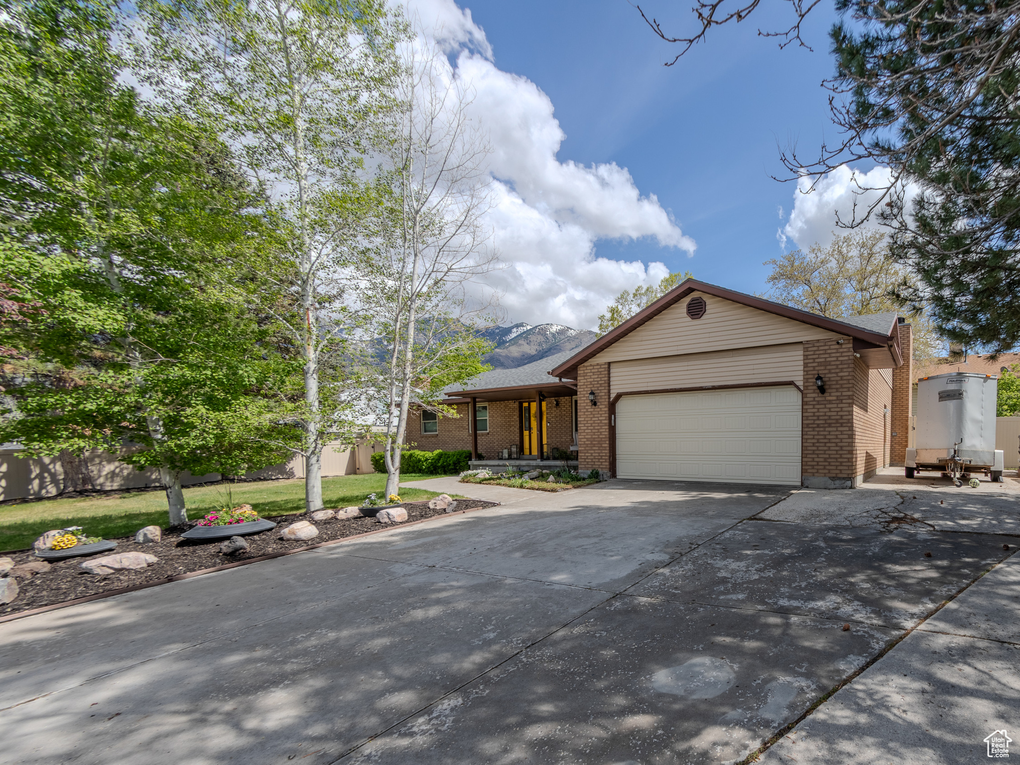 1612 E Hidden Valley Rd, Sandy, Utah image 2