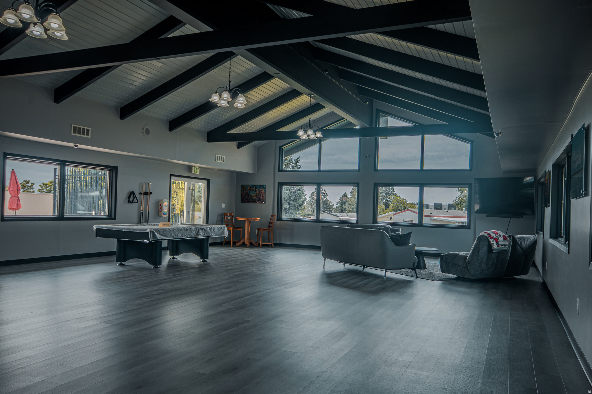 ROLLING HILLS ESTATES - Residential