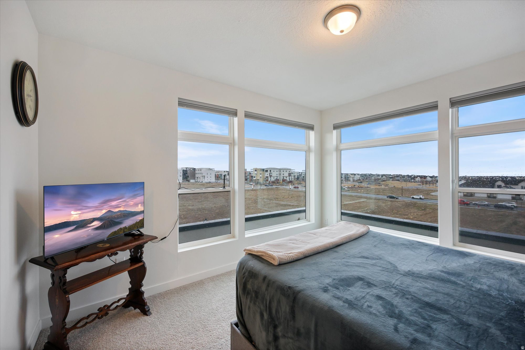 DAYBREAK - Residential