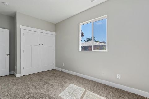 Tiny photo for 404 W 2700 S, Bountiful, UT 84010 (MLS # 2139451)