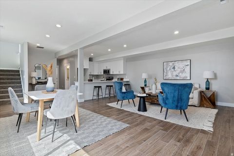 Tiny photo for 404 W 2700 S, Bountiful, UT 84010 (MLS # 2139451)