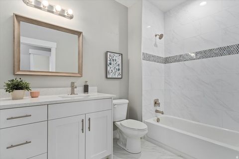 Tiny photo for 404 W 2700 S, Bountiful, UT 84010 (MLS # 2139451)