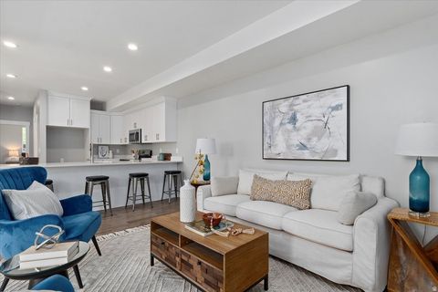 Tiny photo for 404 W 2700 S, Bountiful, UT 84010 (MLS # 2139451)