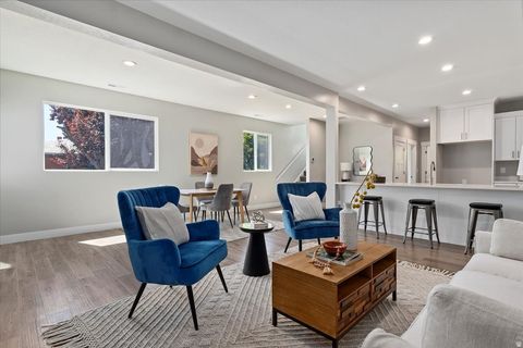 Tiny photo for 404 W 2700 S, Bountiful, UT 84010 (MLS # 2139451)