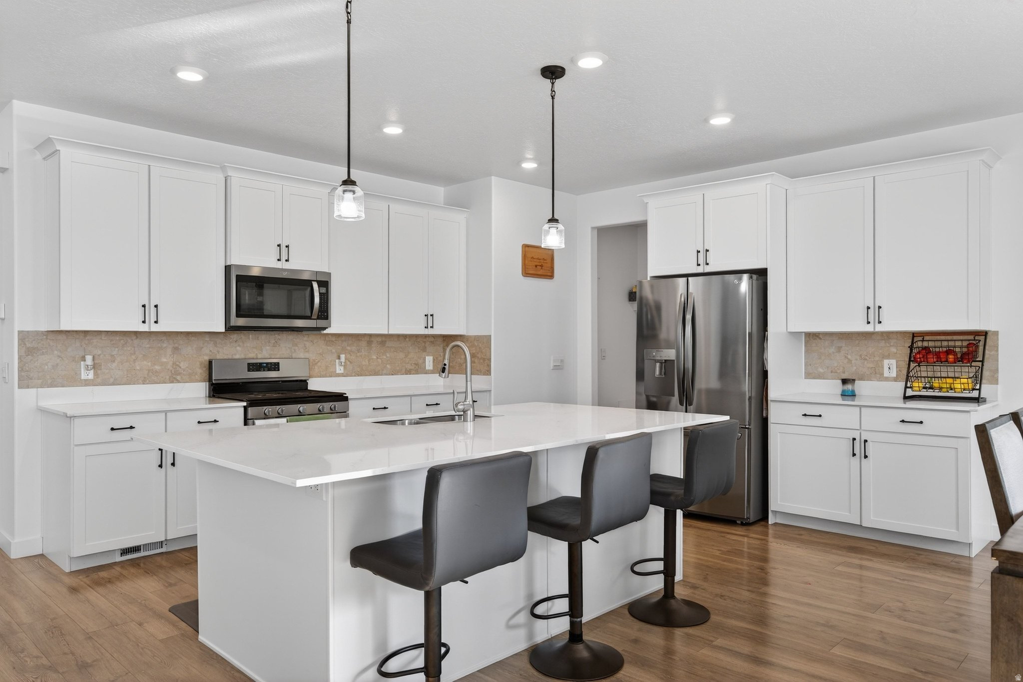 GATEWAY TO LITTLE VALLEY - Residential