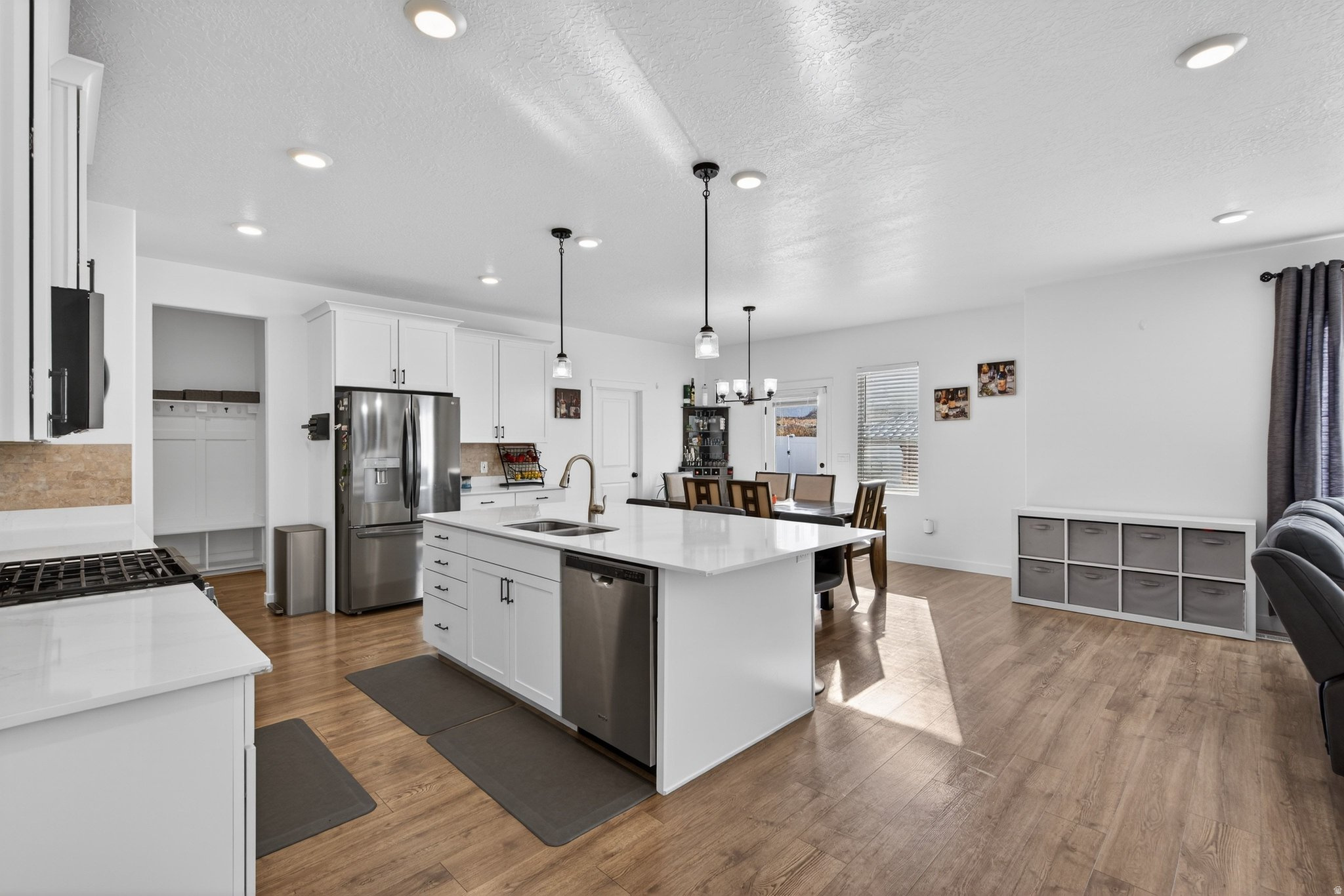 GATEWAY TO LITTLE VALLEY - Residential