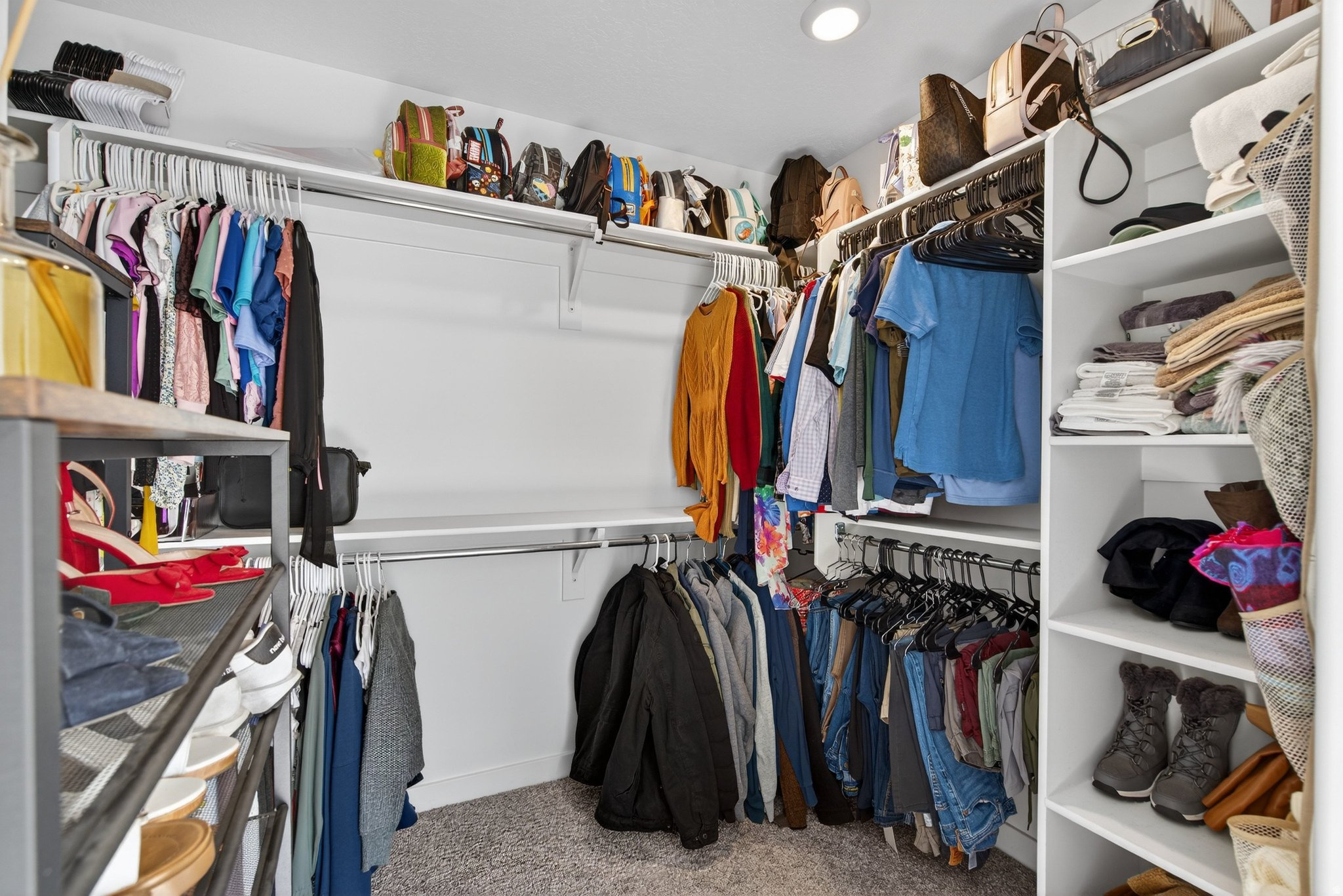 GATEWAY TO LITTLE VALLEY - Residential