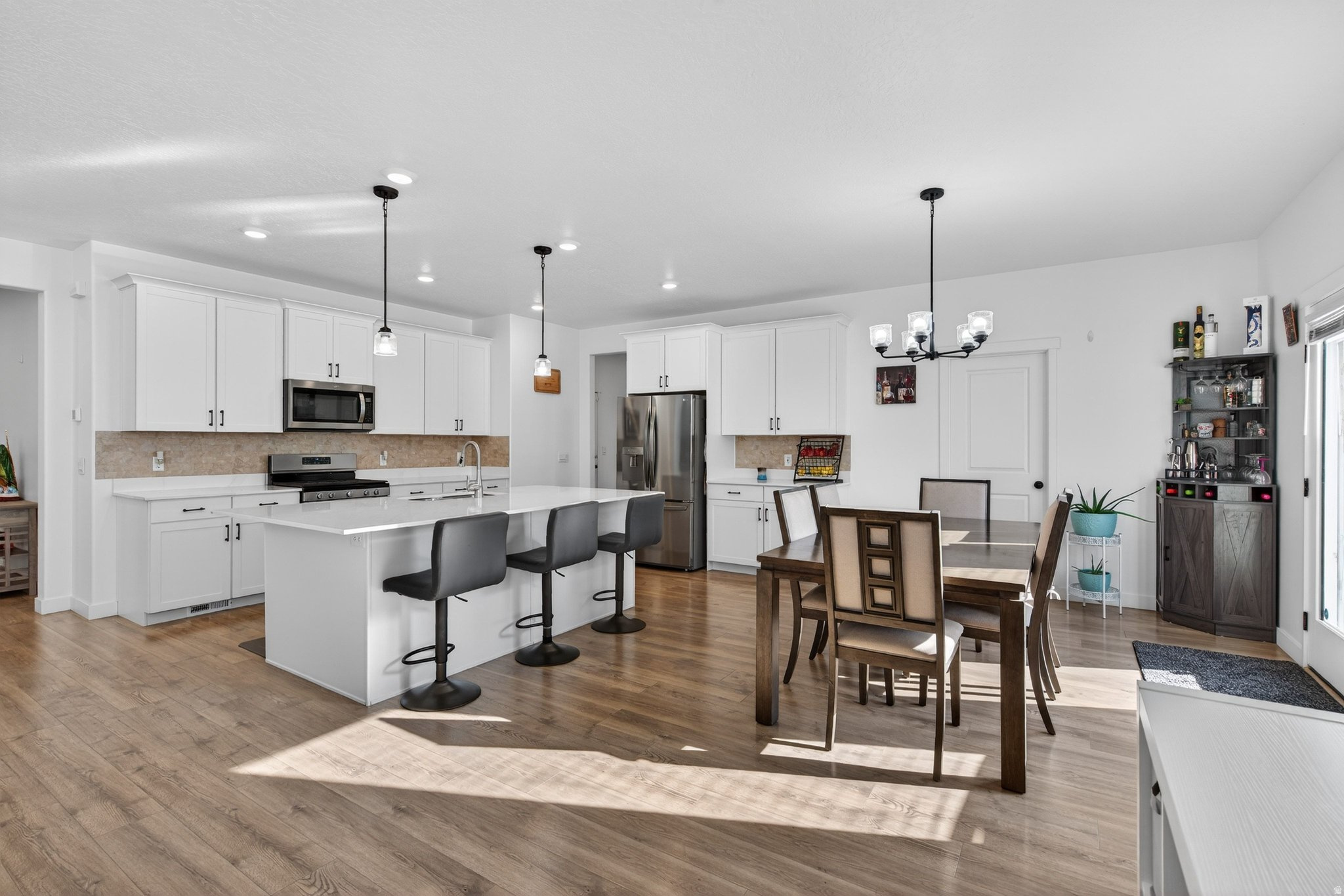 GATEWAY TO LITTLE VALLEY - Residential