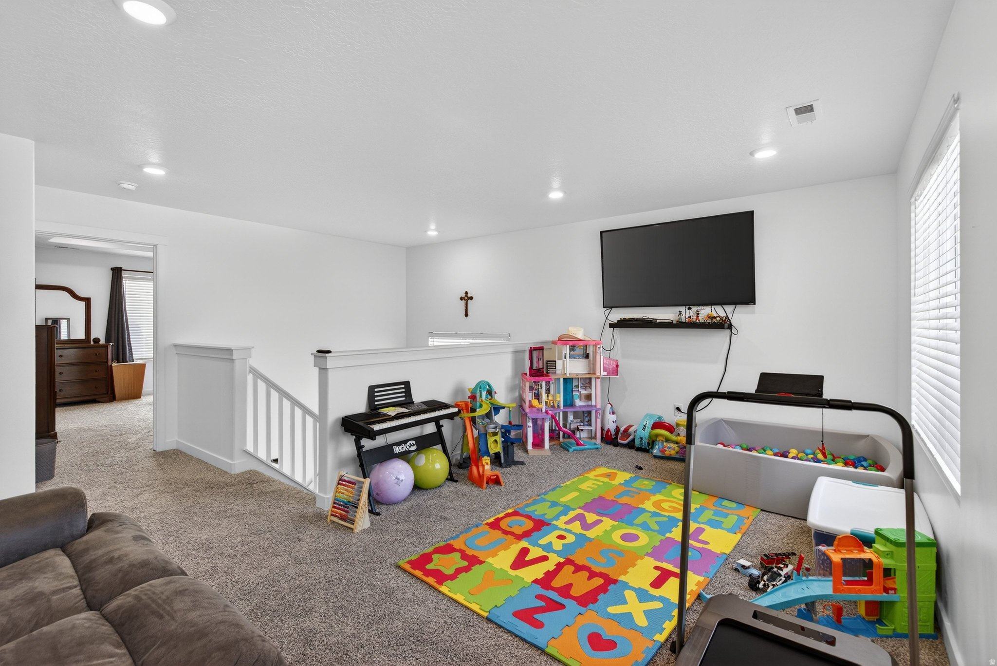 GATEWAY TO LITTLE VALLEY - Residential