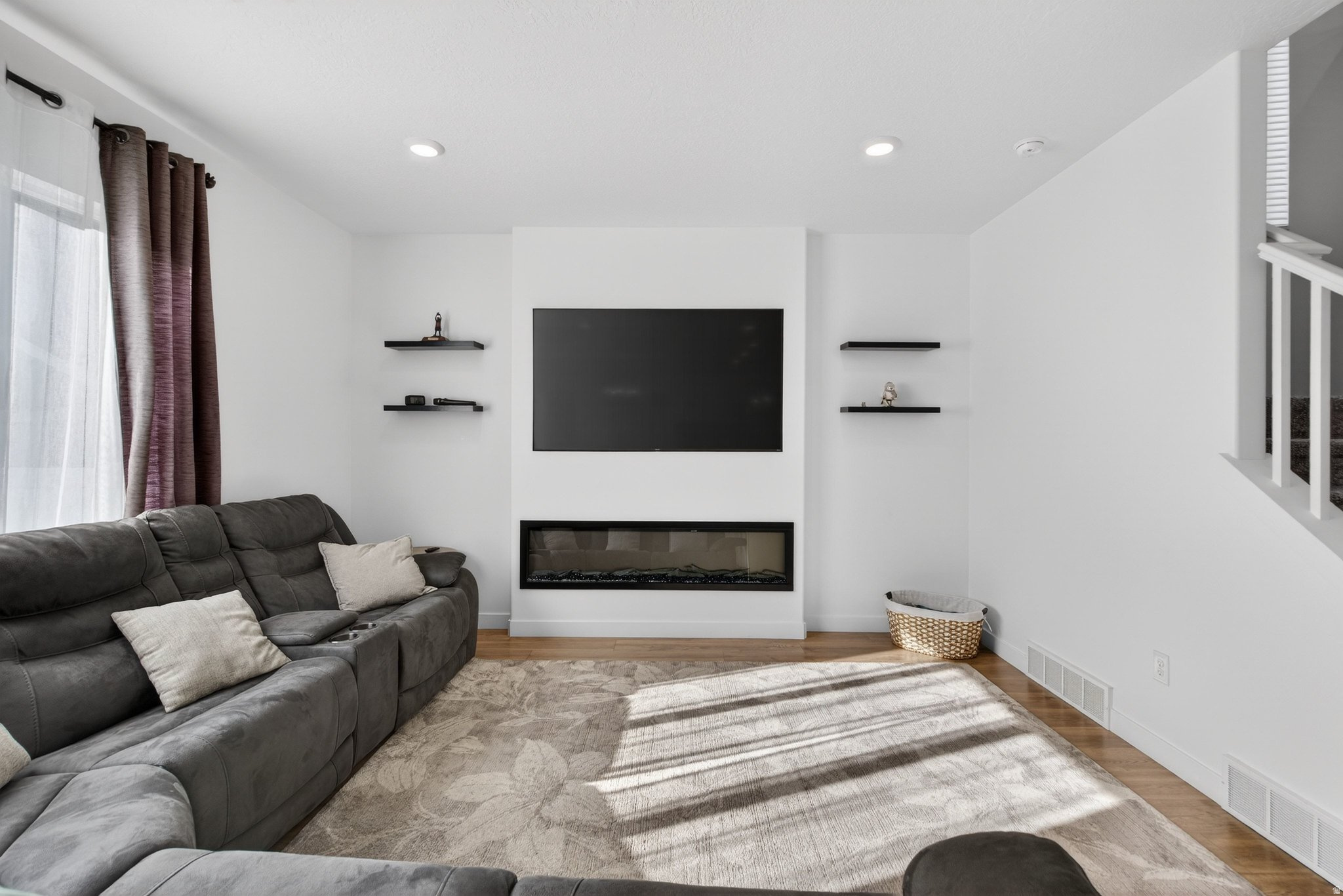 GATEWAY TO LITTLE VALLEY - Residential