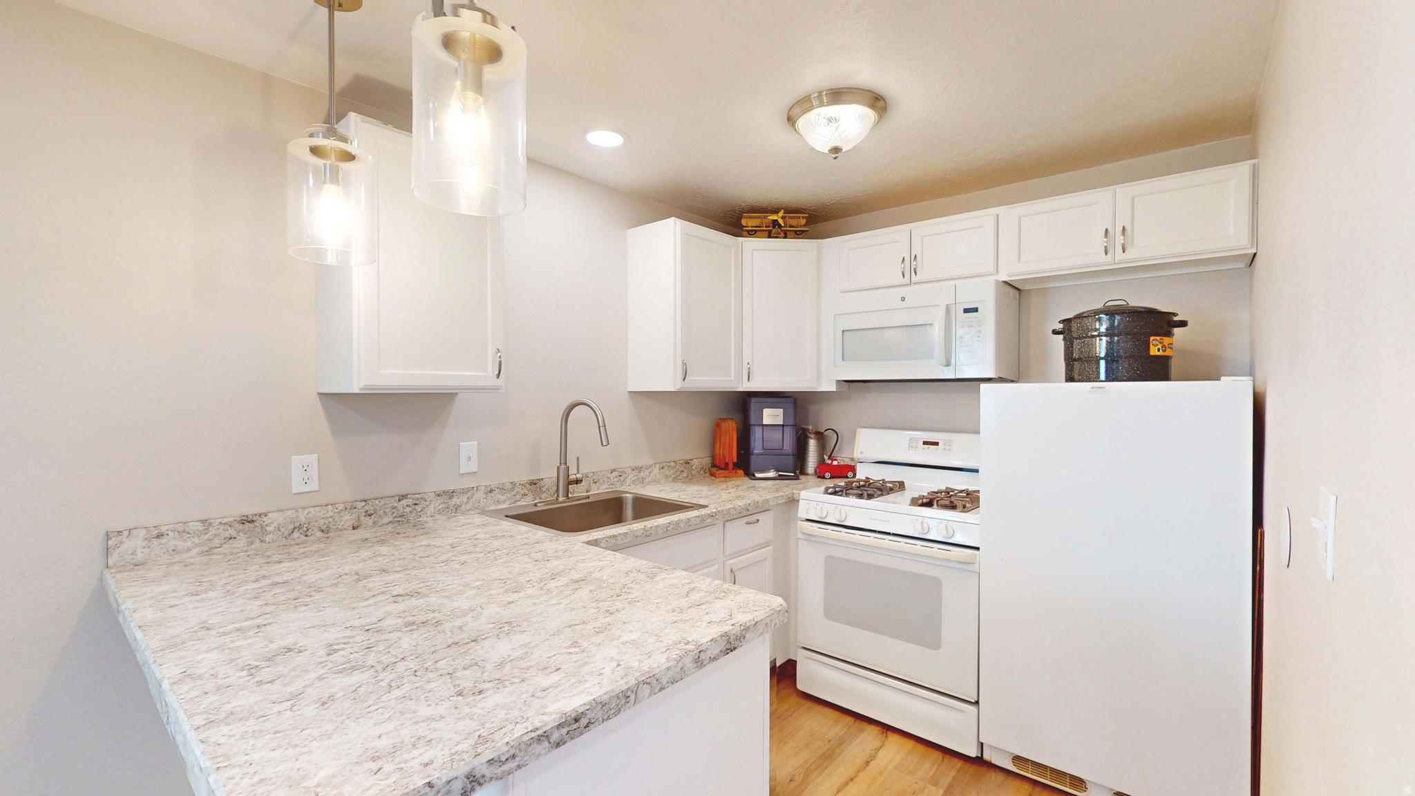 MAX N LUNT SUBDIVISION - Residential Income