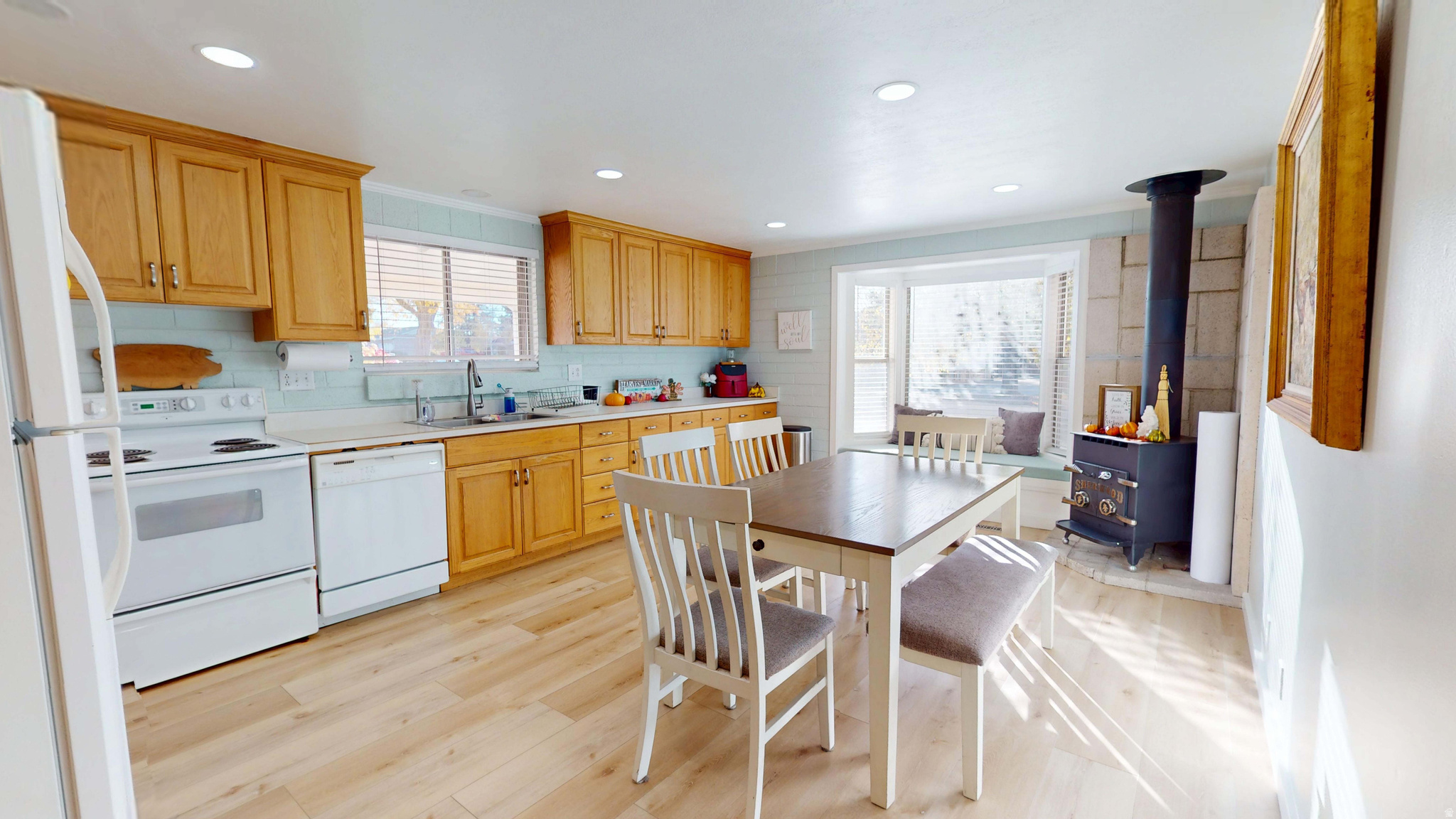 MAX N LUNT SUBDIVISION - Residential Income