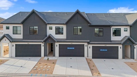 Photo of 1723 S VIEWCREST Dr, Washington, UT 84780 (MLS # 2182085)
