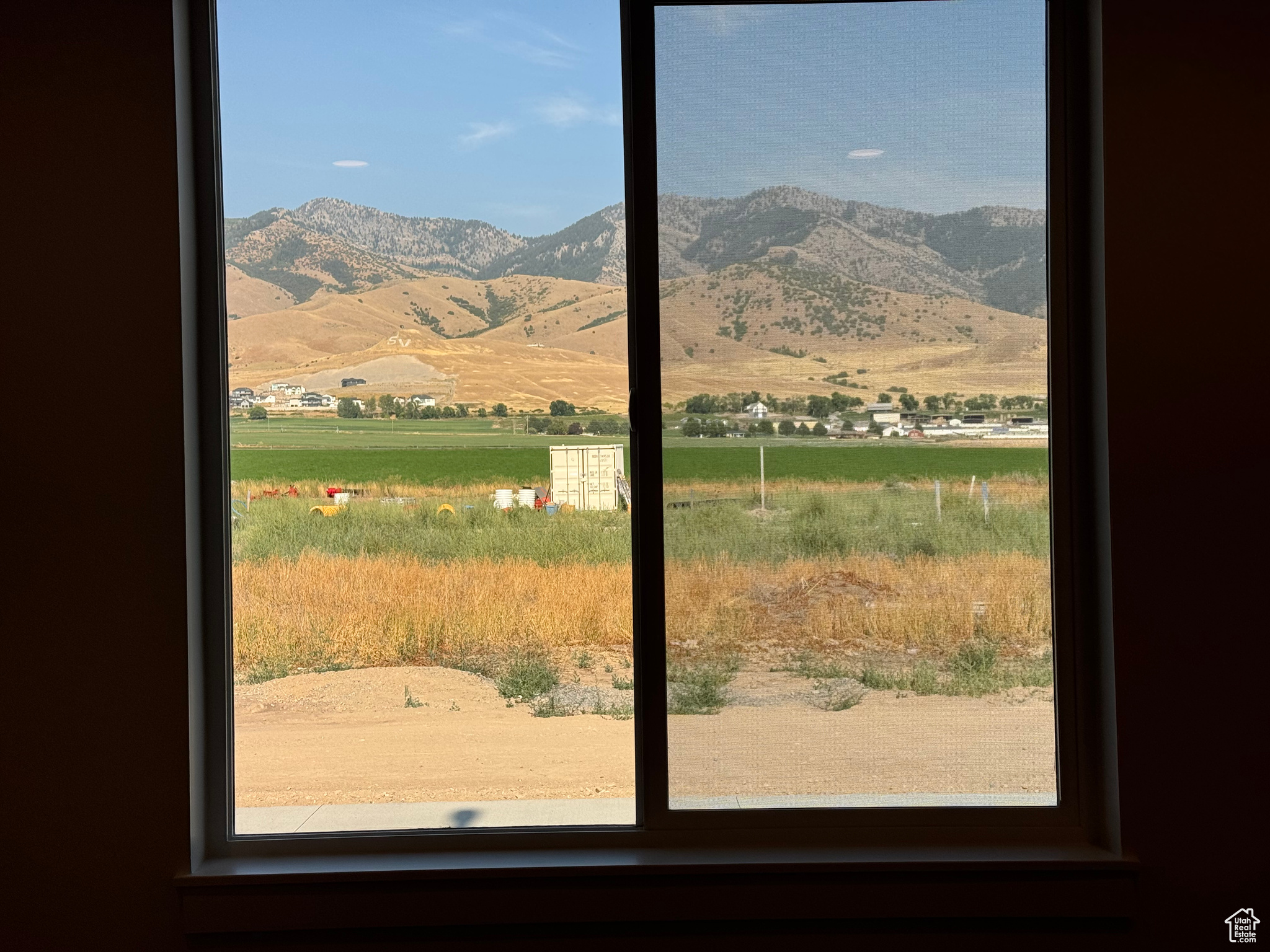 THE MEADOWS - Residential Lease