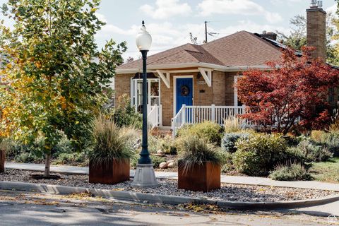 Photo of 2214 S 1800 E, Salt Lake City, UT 84106 (MLS # 2119187) Photo of 2214 S 1800 E, Salt Lake City, UT 84106 (MLS # 2119187)