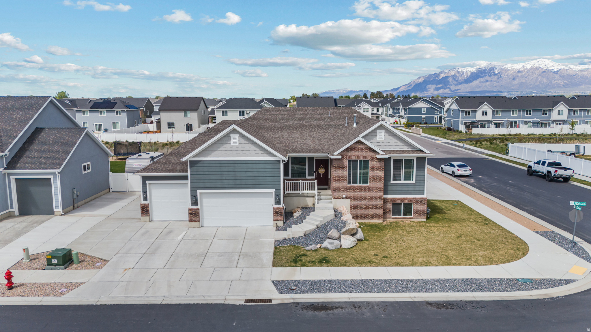 THE GROVE AT GREEN FARM - Residential