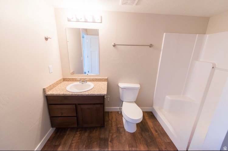 EASTON PARK - Residential Income