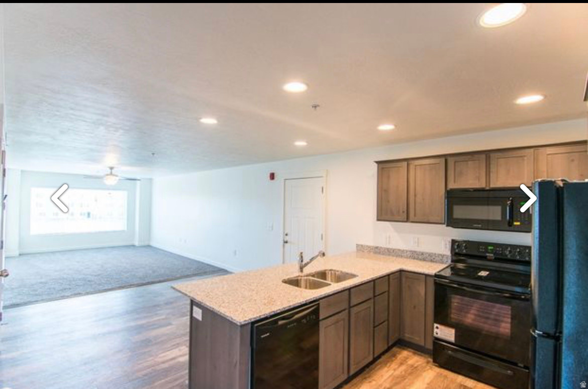 EASTON PARK - Residential Income