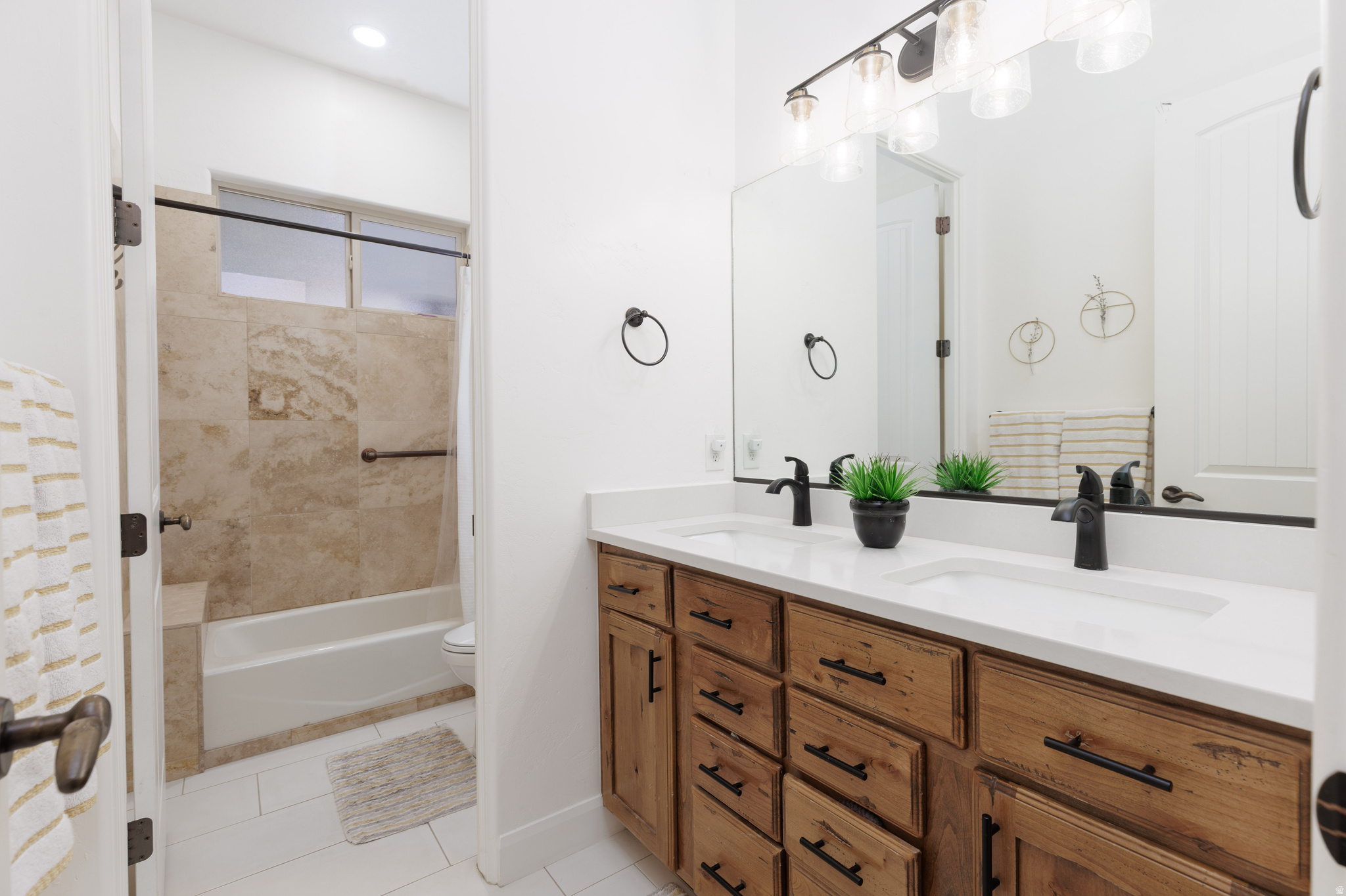 CORAL CANYON - Residential