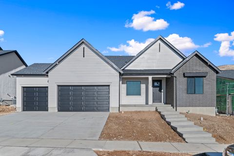 Photo of 185 W GLENBRITTLE DR #215, Lehi, UT 84048 (MLS # 2133568)