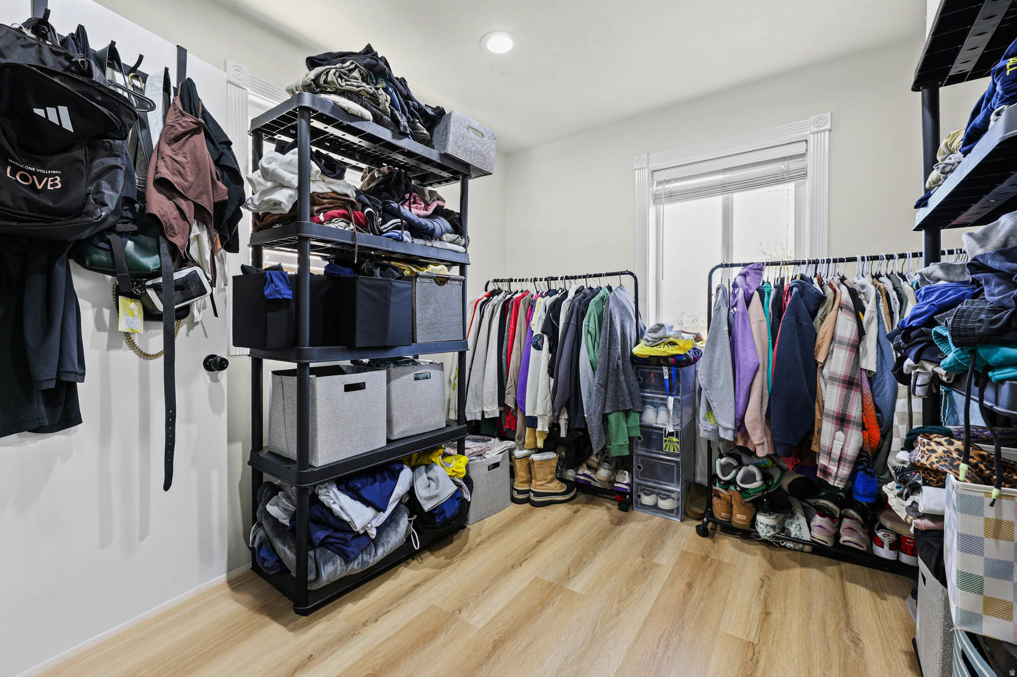 COUNTRY CLUB GARDEN - Residential