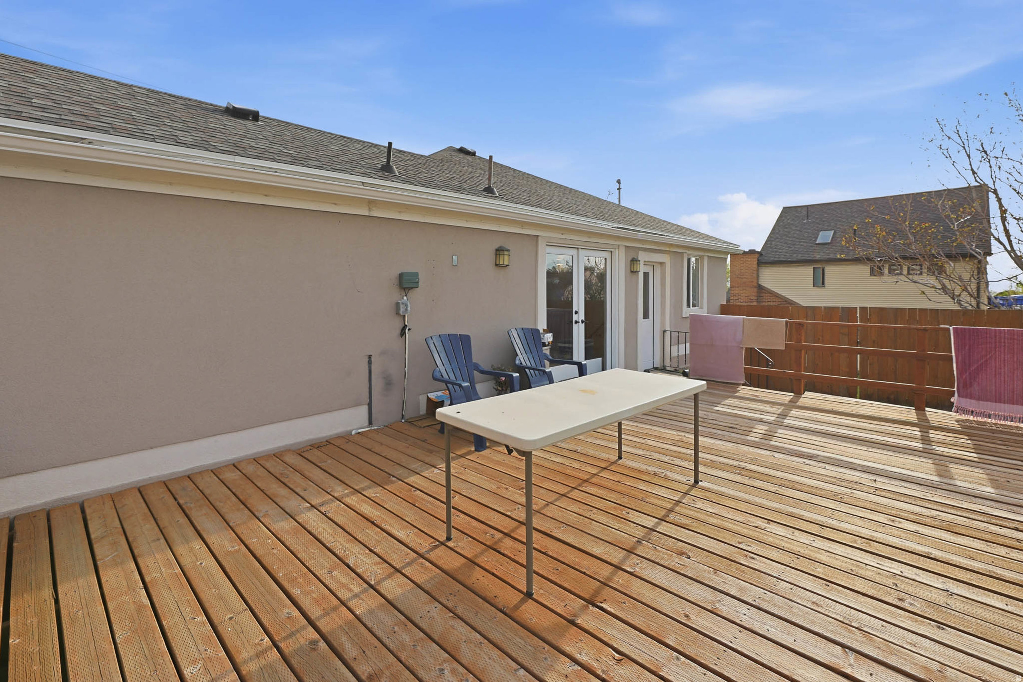 COUNTRY CLUB GARDEN - Residential