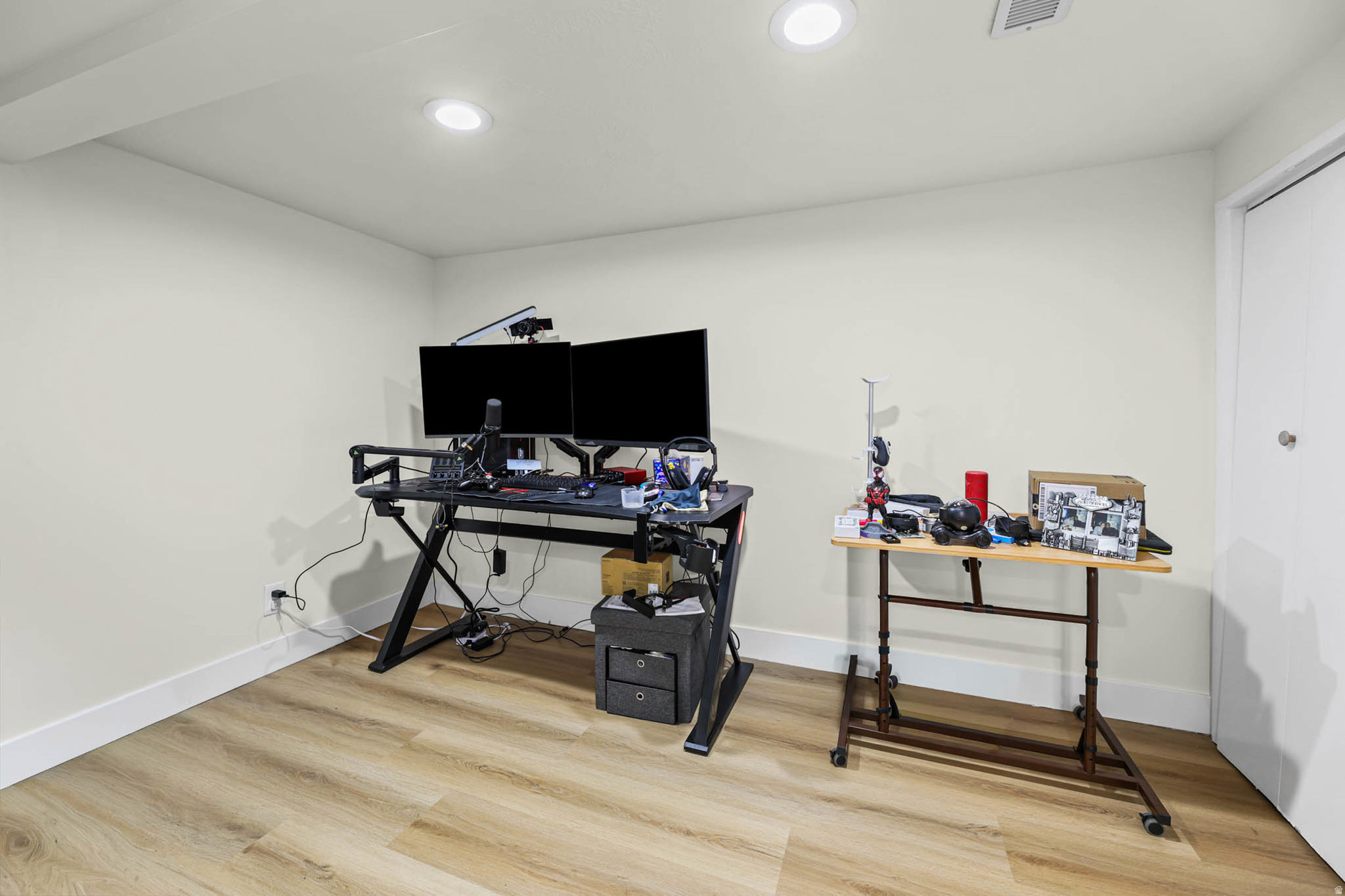 COUNTRY CLUB GARDEN - Residential