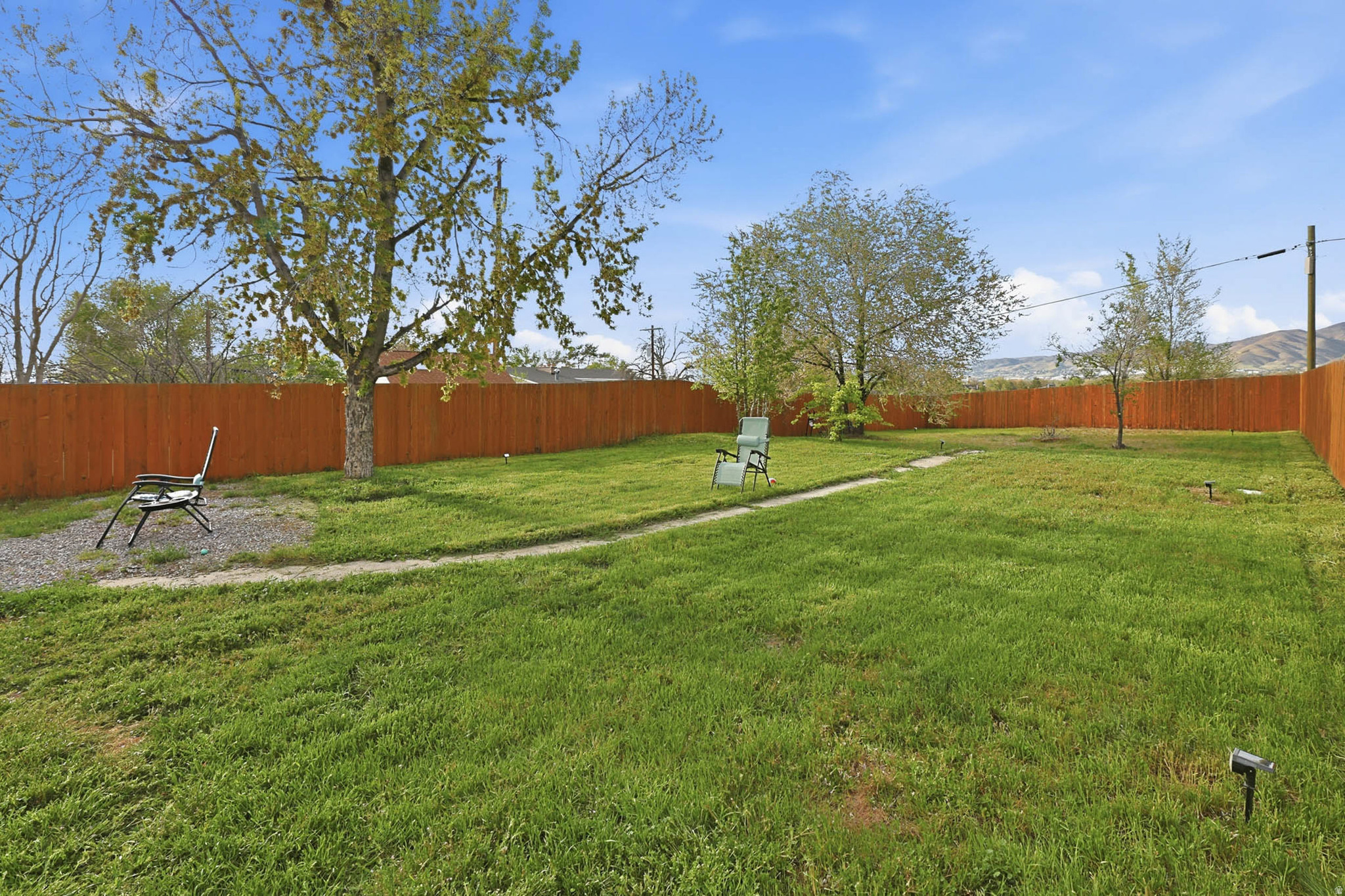 COUNTRY CLUB GARDEN - Residential