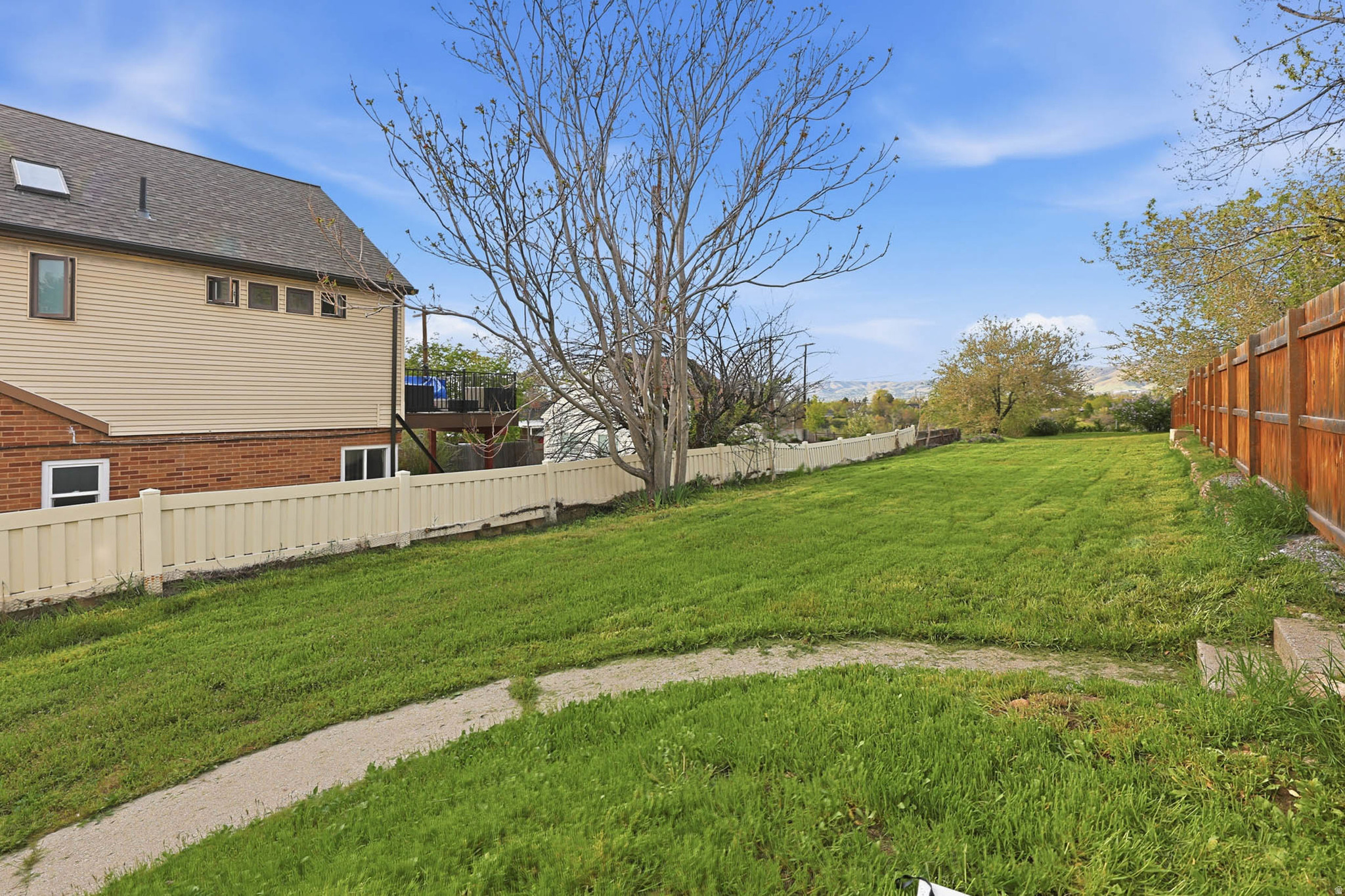 COUNTRY CLUB GARDEN - Residential