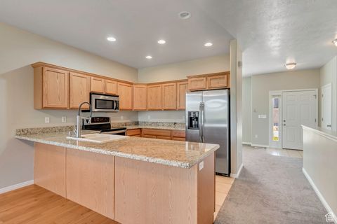 Tiny photo for 14981 S EAGLE CREST DR E, Draper (UT Cnty), UT 84020 (MLS # 2113629)