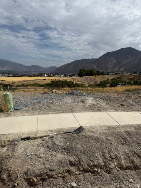 Photo of 920 N MOUNTAIN VIEW DR #90, Elk Ridge, UT 84651 (MLS # 2180325)