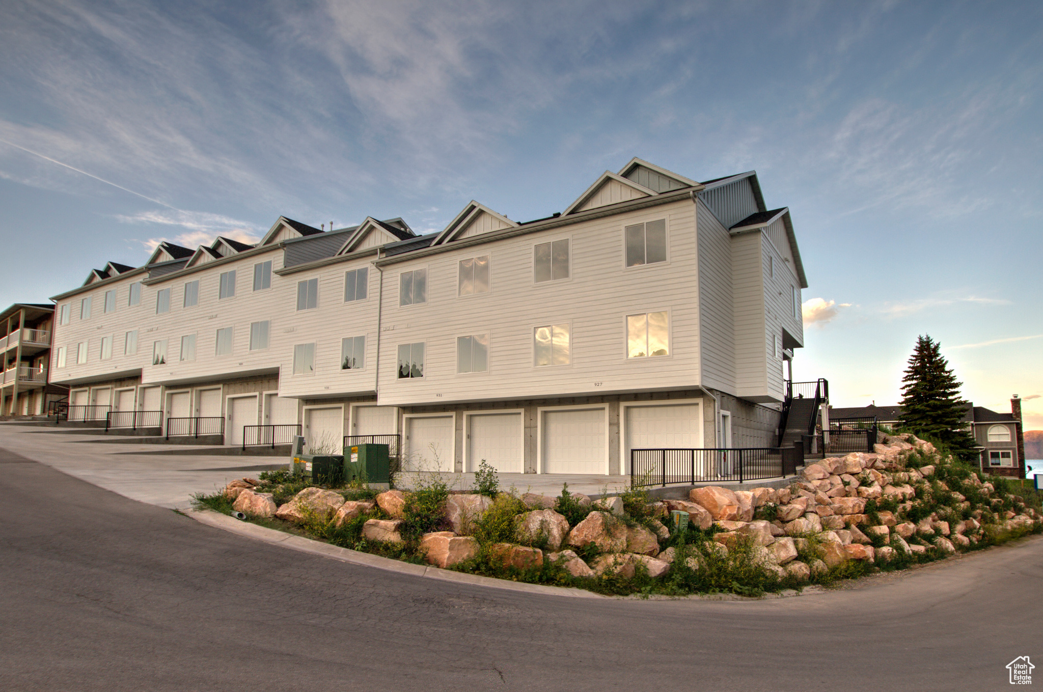 HARBORVIEW TOWNHOMES - Residential