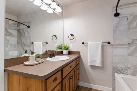 Tiny photo for 772 N CRIMSON CT, Kaysville, UT 84037 (MLS # 2115228)