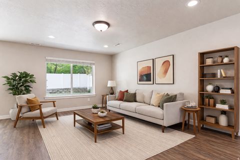 Tiny photo for 772 N CRIMSON CT, Kaysville, UT 84037 (MLS # 2115228)