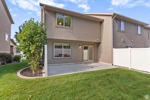 Tiny photo for 772 N CRIMSON CT, Kaysville, UT 84037 (MLS # 2115228)