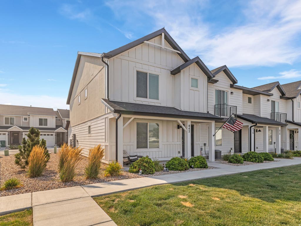 Photo of 842 N OLD RANCH RD, Lehi, UT 84043 (MLS # 2176668)