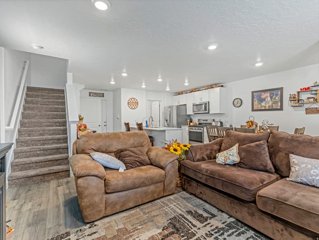 Photo of 842 N OLD RANCH RD, Lehi, UT 84043 (MLS # 2176668)
