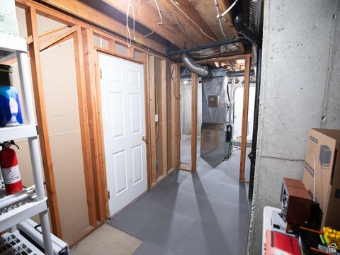 Tiny photo for 2204 E COUNTRY VIEW LN S, Cottonwood Heights, UT 84121 (MLS # 2117037)