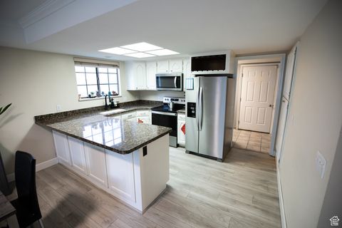 Tiny photo for 2204 E COUNTRY VIEW LN S, Cottonwood Heights, UT 84121 (MLS # 2117037)