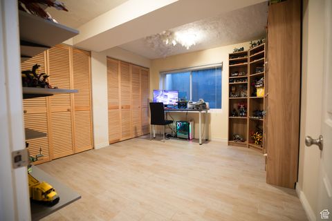 Tiny photo for 2204 E COUNTRY VIEW LN S, Cottonwood Heights, UT 84121 (MLS # 2117037)