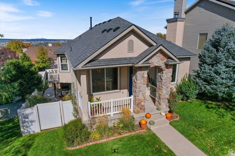 Photo of 913 E SPIERS LN, Draper, UT 84020 (MLS # 2117925)